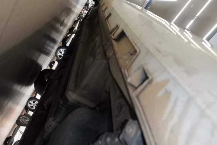 Used Geely Auto Emgrand GL 2017 1.3T DCT Elite Model Left Side Sill