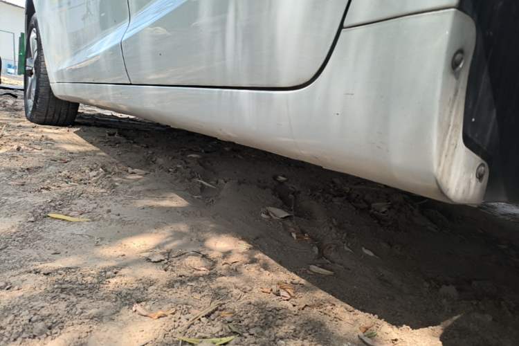 Used Geely Auto Emgrand GL 2017 1.8L DCT Elite Model Left Side Sill