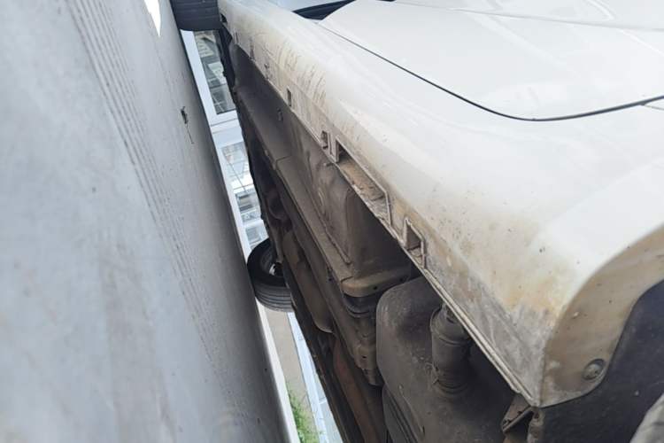 Used Geely Auto Emgrand GL 2017 1.3T DCT Elite Model Left Side Sill