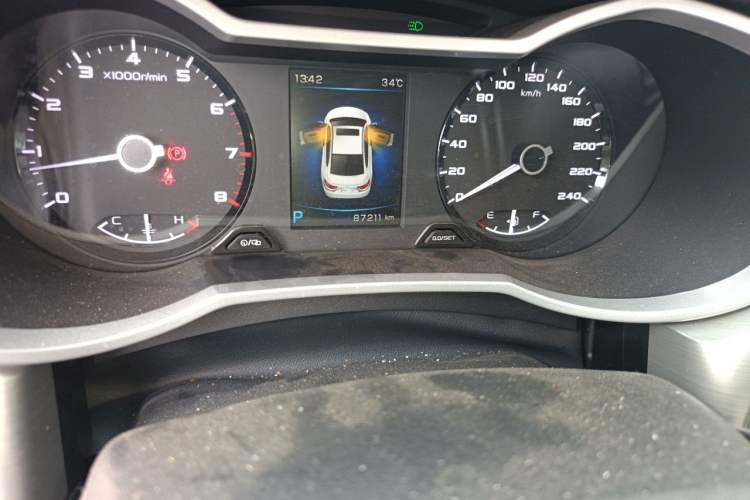 Used Geely Auto Emgrand GL 2017 1.3T DCT Elite Model Odometer Close Up