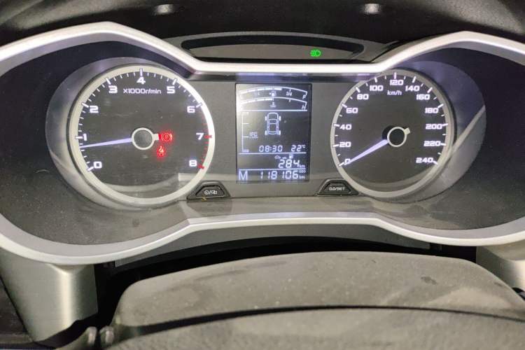 Used Geely Auto Emgrand GL 2017 1.8L Manual Elite Model Odometer Close Up
