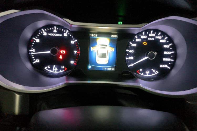 Used Geely Auto Emgrand GL 2017 1.8L DCT Elite Model Odometer Close Up