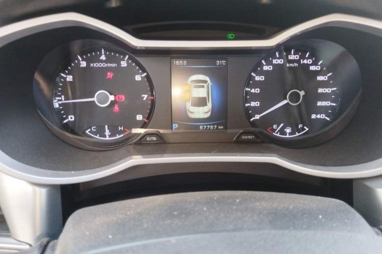 Used Geely Auto Emgrand GL 2017 1.3T DCT Elite Model Odometer Close Up