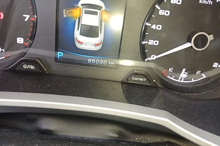 Used Geely Auto Emgrand GL 2017 1.8L DCT Elite Model Odometer Close Up
