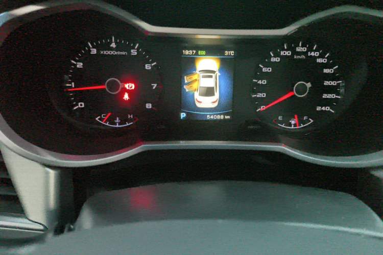 Used Geely Auto Emgrand GL 2017 1.3T DCT Elite Model Odometer Close Up
