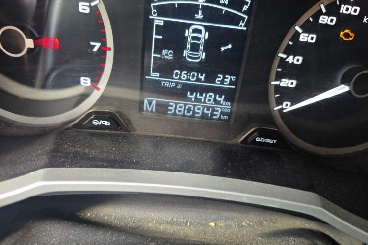 Used Geely Auto Emgrand GL 2017 1.8L Manual Entry-Level Model Odometer Close Up