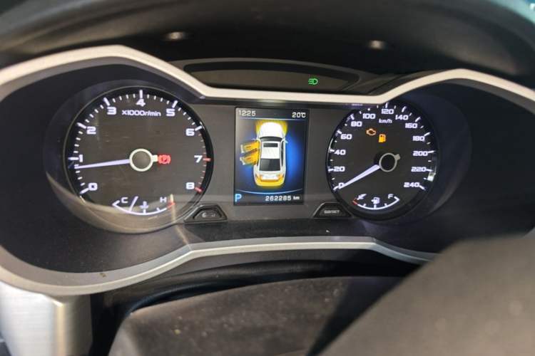 Used Geely Auto Emgrand GL 2017 1.8L DCT Elite Model Odometer Close Up