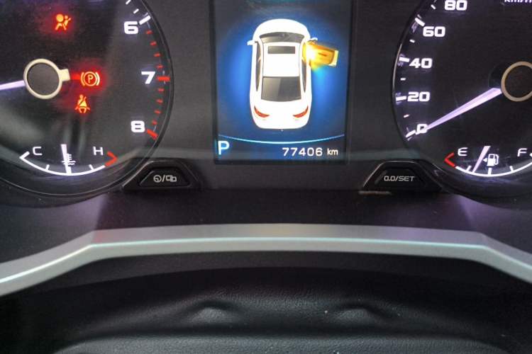 Used Geely Auto Emgrand GL 2017 1.8L DCT Elite Model Odometer Close Up