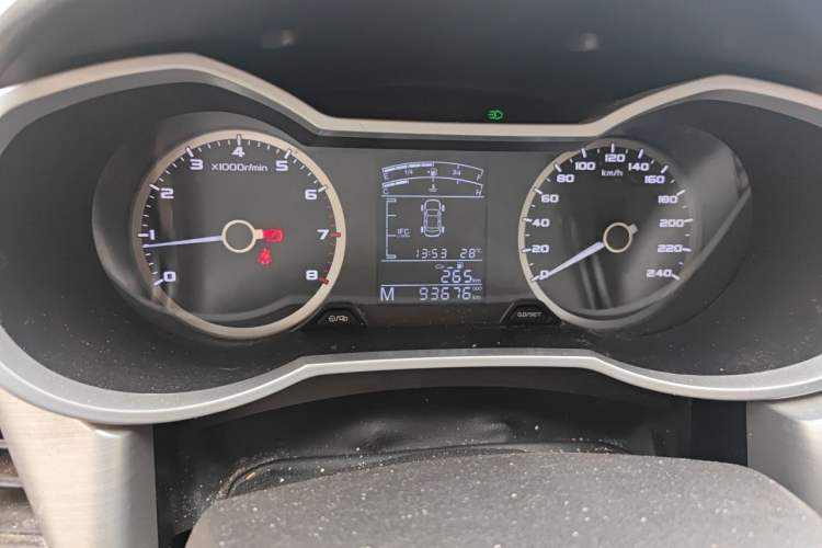 Used Geely Auto Emgrand GL 2017 1.8L Manual Elite Model Odometer Close Up