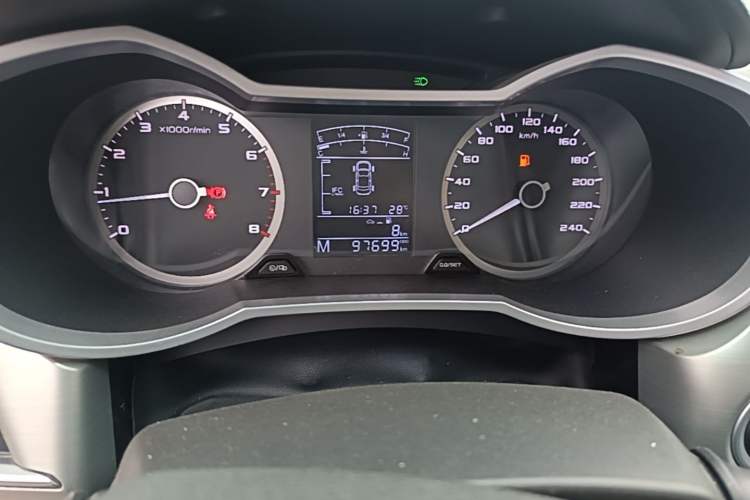 Used Geely Auto Emgrand GL 2017 1.8L Manual Entry-Level Model Odometer Close Up