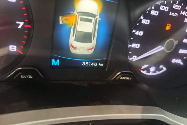 Used Geely Auto Emgrand GL 2017 1.8L Manual Elite Model Odometer Close Up