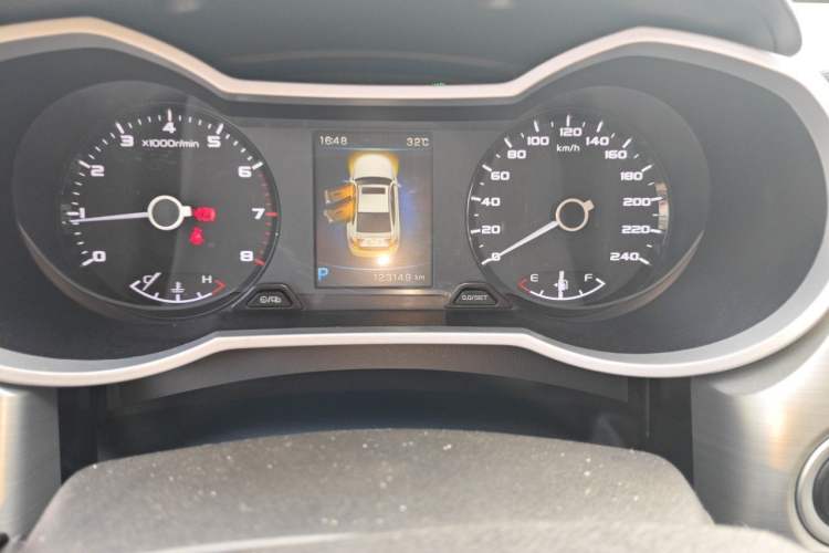 Used Geely Auto Emgrand GL 2017 1.3T DCT Elite Model Odometer Close Up