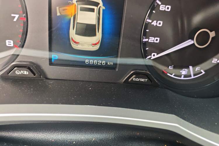 Used Geely Auto Emgrand GL 2017 1.3T DCT Elite Model Odometer Close Up