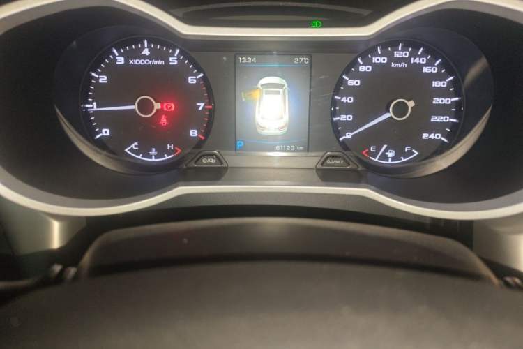 Used Geely Auto Emgrand GL 2017 1.8L DCT Elite Model Odometer Close Up