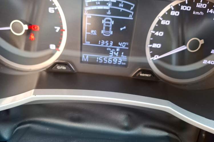 Used Geely Auto Emgrand GL 2017 1.8L Manual Elite Model Odometer Close Up