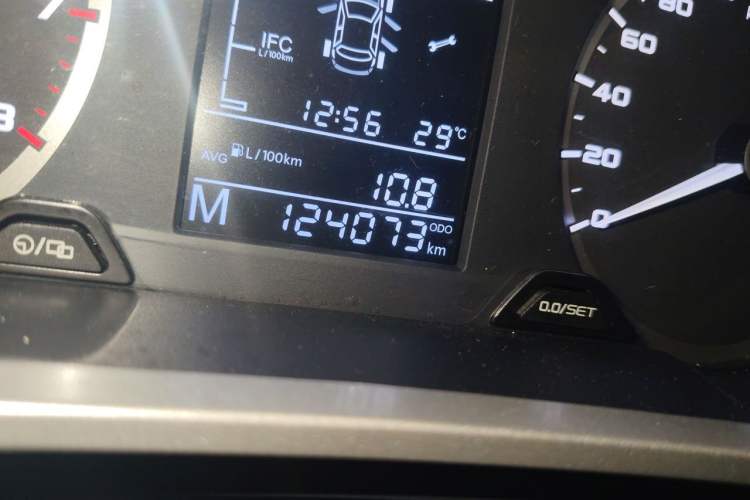 Used Geely Auto Emgrand GL 2017 1.8L Manual Elite Model Odometer Close Up