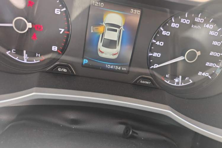 Used Geely Auto Emgrand GL 2017 1.8L DCT Elite Model Odometer Close Up