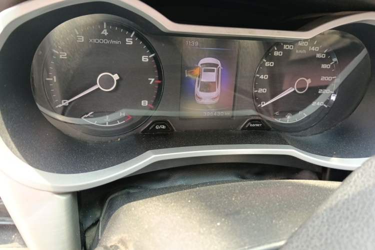 Used Geely Auto Emgrand GL 2017 1.8L DCT Elite Model Odometer Close Up
