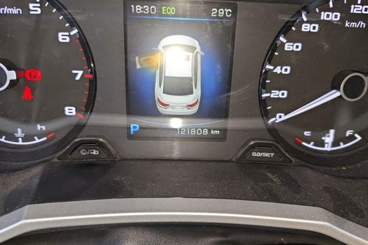 Used Geely Auto Emgrand GL 2017 1.8L DCT Elite Model Odometer Close Up