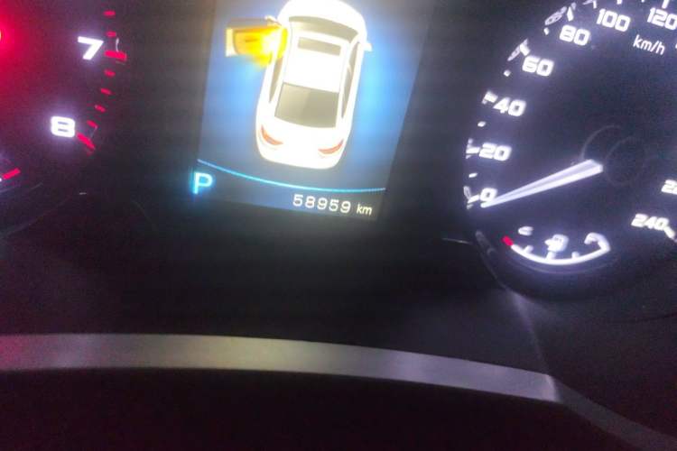 Used Geely Auto Emgrand GL 2017 1.8L DCT Elite Model Odometer Close Up