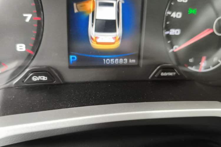 Used Geely Auto Emgrand GL 2017 1.8L DCT Elite Model Odometer Close Up
