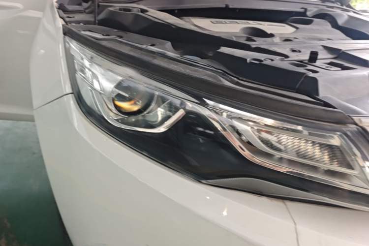 Used Geely Auto Emgrand GL 2017 1.8L Manual Elite Model Right Front Headlight