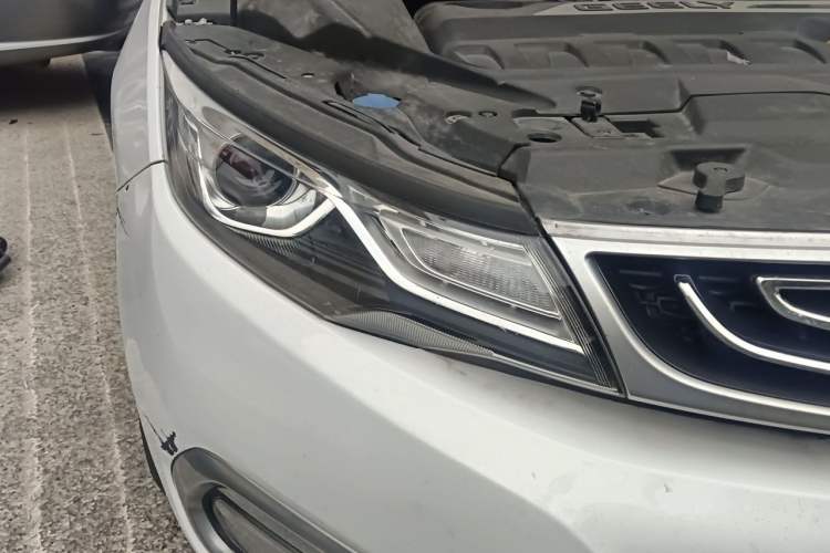 Used Geely Auto Emgrand GL 2017 1.3T Manual Elite Model Right Front Headlight
