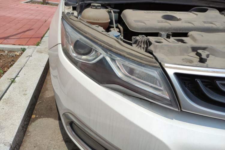 Used Geely Auto Emgrand GL 2017 1.8L Manual Elite Model Right Front Headlight