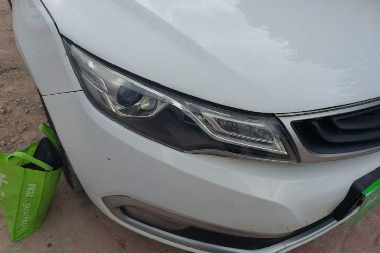 Used Geely Auto Emgrand GL 2017 1.3T Manual Elite Model Right Front Headlight