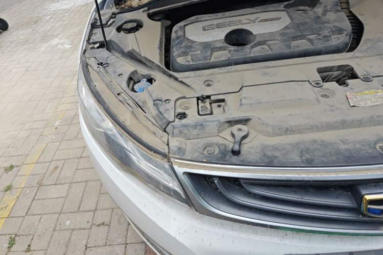 Used Geely Auto Emgrand GL 2017 1.8L Manual Elite Model Right Front Headlight
