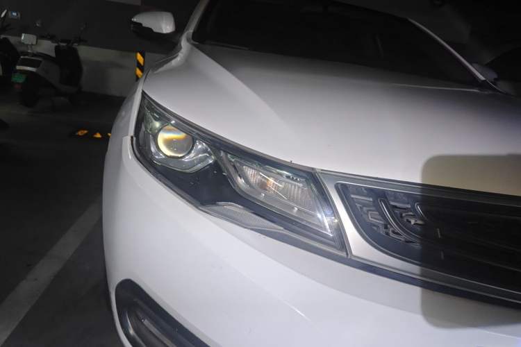 Used Geely Auto Emgrand GL 2017 1.3T DCT Elite Model Right Front Headlight