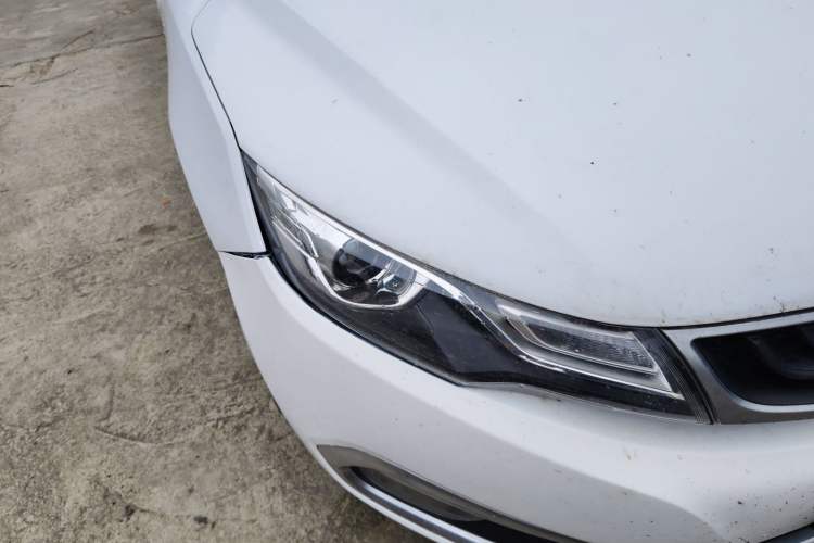 Used Geely Auto Emgrand GL 2017 1.8L Manual Elite Model Right Front Headlight