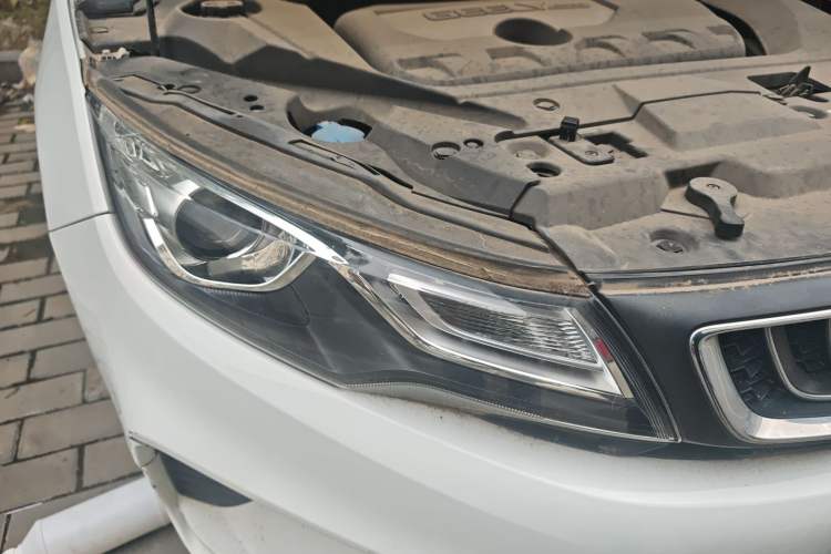 Used Geely Auto Emgrand GL 2017 1.8L Manual Elite Model Right Front Headlight
