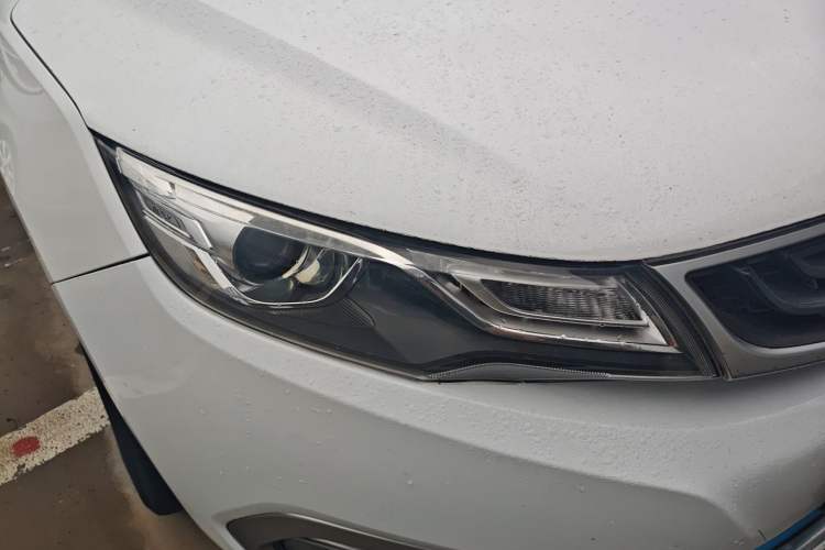 Used Geely Auto Emgrand GL 2017 1.8L Manual Elite Model Right Front Headlight