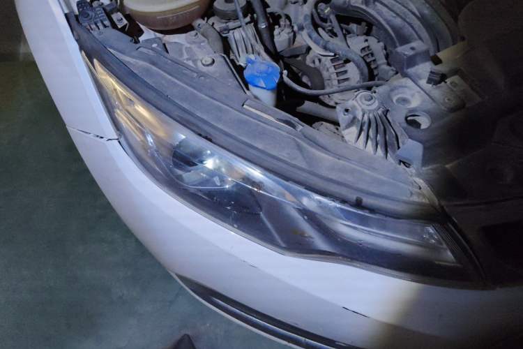 Used Geely Auto Emgrand GL 2017 1.8L Manual Elite Model Right Front Headlight