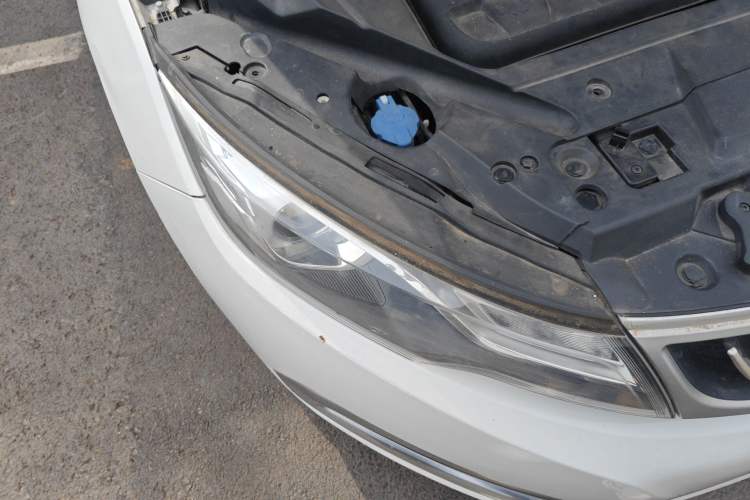 Used Geely Auto Emgrand GL 2017 1.8L Manual Elite Model Right Front Headlight