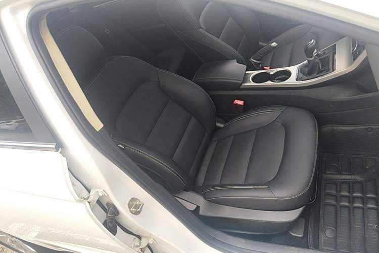 Used Geely Auto Emgrand GL 2017 1.3T Manual Elite Model Right Front Seat