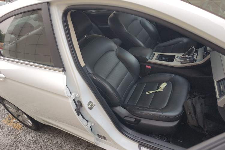Used Geely Auto Emgrand GL 2017 1.3T DCT Elite Model Right Front Seat