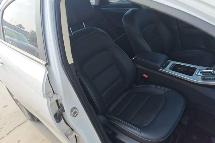 Used Geely Auto Emgrand GL 2017 1.3T DCT Elite Model Right Front Seat