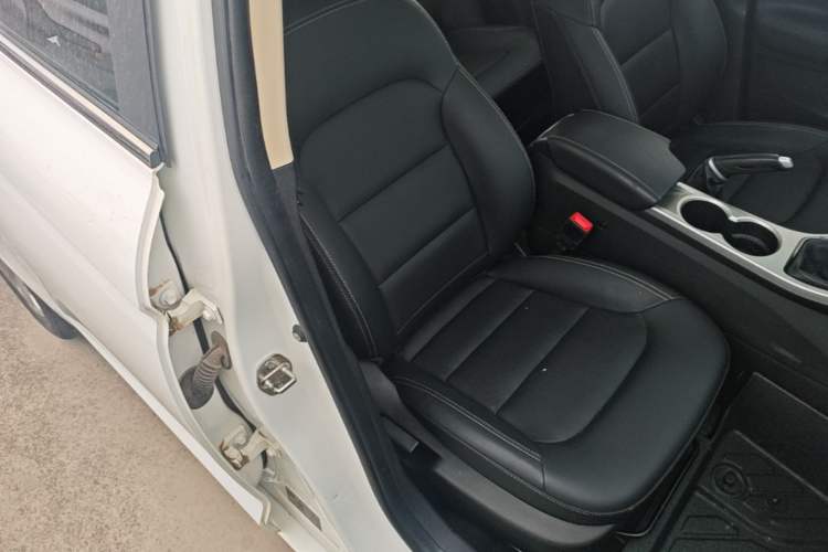 Used Geely Auto Emgrand GL 2017 1.8L Manual Elite Model Right Front Seat