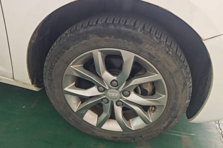 Used Geely Auto Emgrand GL 2017 1.8L Manual Elite Model Right Front Wheel Hub