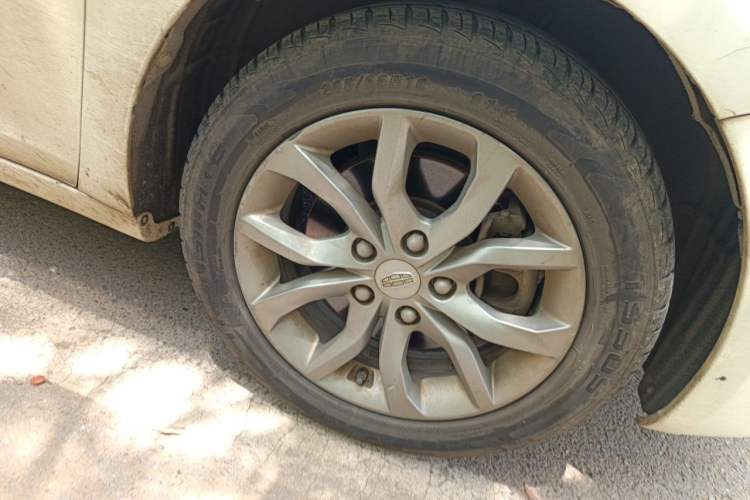 Used Geely Auto Emgrand GL 2017 1.3T DCT Elite Model Right Front Wheel Hub