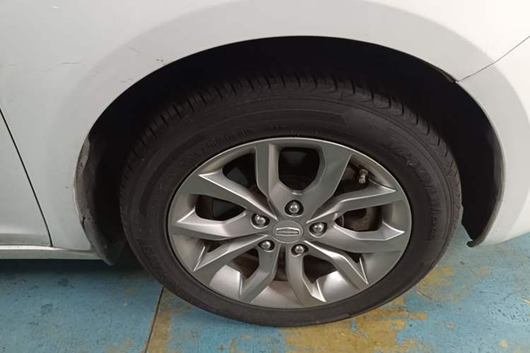 Used Geely Auto Emgrand GL 2017 1.8L DCT Elite Model Right Front Wheel Hub