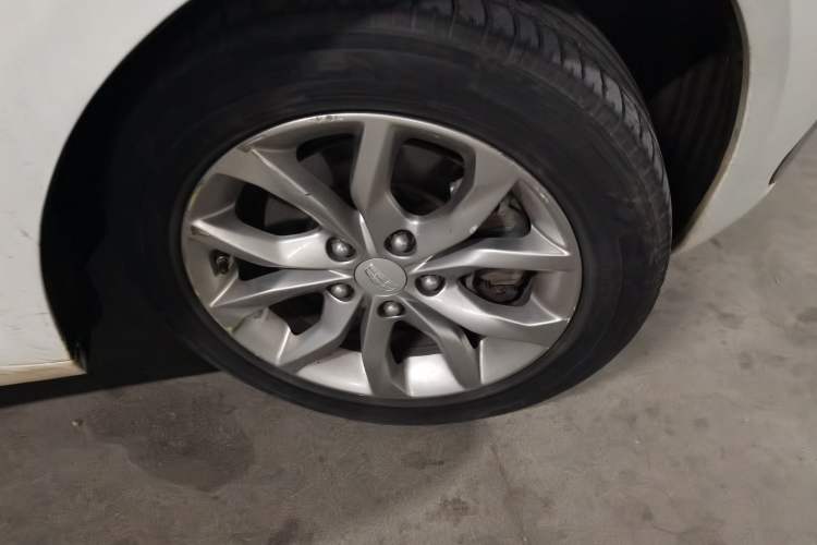 Used Geely Auto Emgrand GL 2017 1.8L DCT Elite Model Right Front Wheel Hub