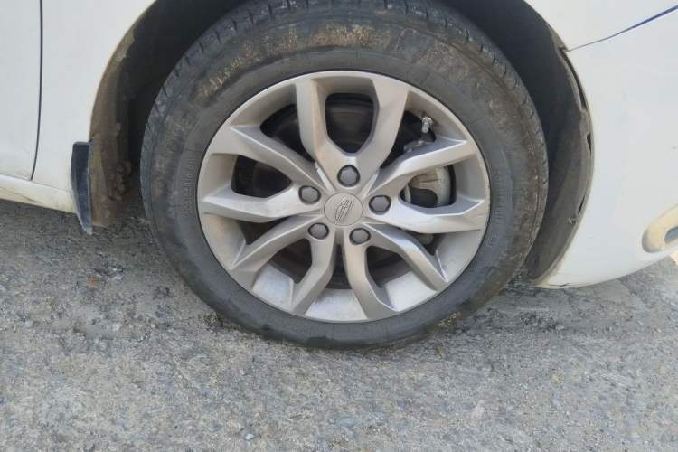 Used Geely Auto Emgrand GL 2017 1.3T DCT Elite Model Right Front Wheel Hub