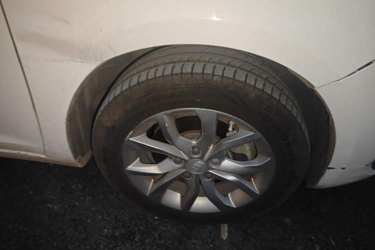 Used Geely Auto Emgrand GL 2017 1.3T DCT Elite Model Right Front Wheel Hub