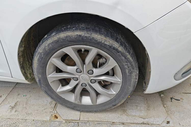 Used Geely Auto Emgrand GL 2017 1.3T DCT Elite Model Right Front Wheel Hub