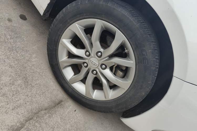 Used Geely Auto Emgrand GL 2017 1.8L Manual Elite Model Right Front Wheel Hub