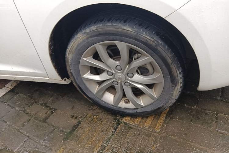 Used Geely Auto Emgrand GL 2017 1.8L DCT Elite Model Right Front Wheel Hub