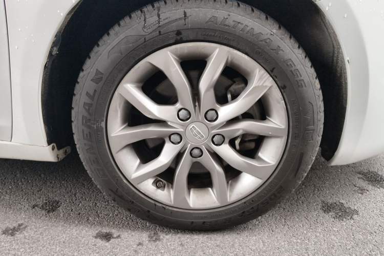 Used Geely Auto Emgrand GL 2017 1.8L Manual Elite Model Right Front Wheel Hub